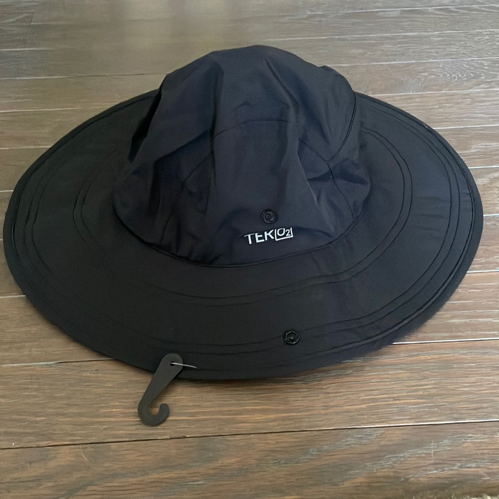 Mens Hat- new with tags
